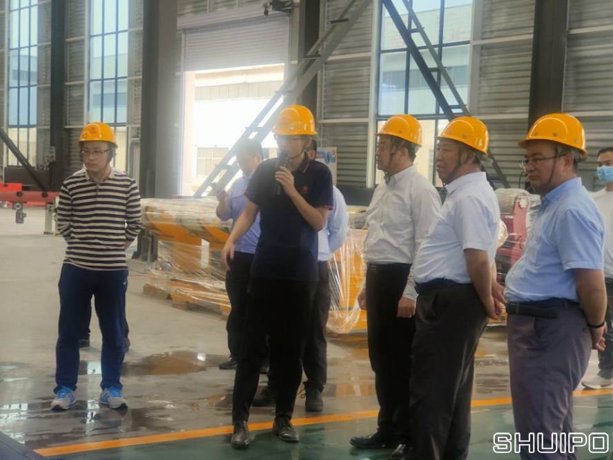 山東省科學(xué)院激光研究所所長(zhǎng)賈中青、山東省機(jī)械設(shè)計(jì)研究院院長(zhǎng)林江海帶領(lǐng)激光、高端裝備領(lǐng)域?qū)＜乙恍?人到水泊焊割實(shí)地調(diào)研2